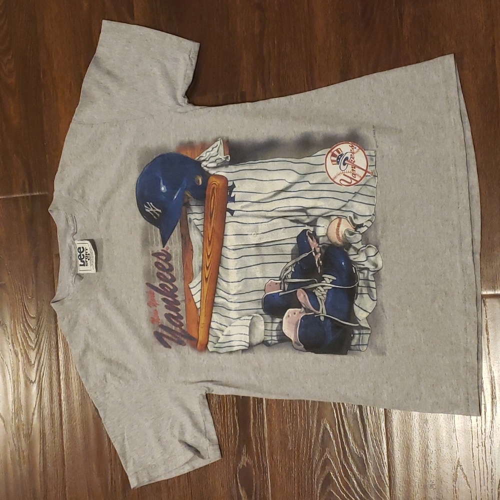 Vintage New York Yankees MLB Lee sports shirt 1997